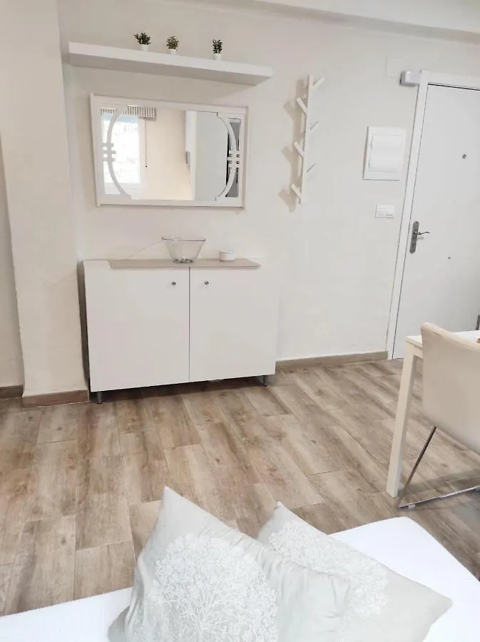 Holidays2Malaga Velarde cerca Hospital Civil y Centro Málaga Apartamento